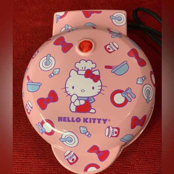 Hello kitty Sanrio Waffle Maker - Picture 2 of 4
